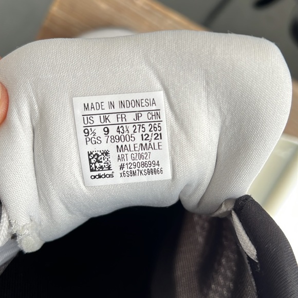 Adidas Bounce. New. Never used. Beautiful shoes ready to help you win at life. - Picture 9 of 13